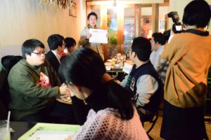 それぞれの憲法への思いを語る青年たち＝16日、東京都内