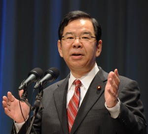 演説する志位和夫委員長
