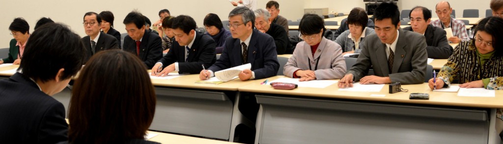 外環道と外環その２の建設中止を求める、共産党議員・候補と住民ら＝６日、参院議員会館内