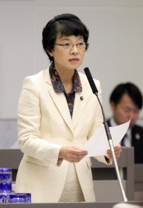 質問する清水ひで子議員＝16日、都議会予算特別委