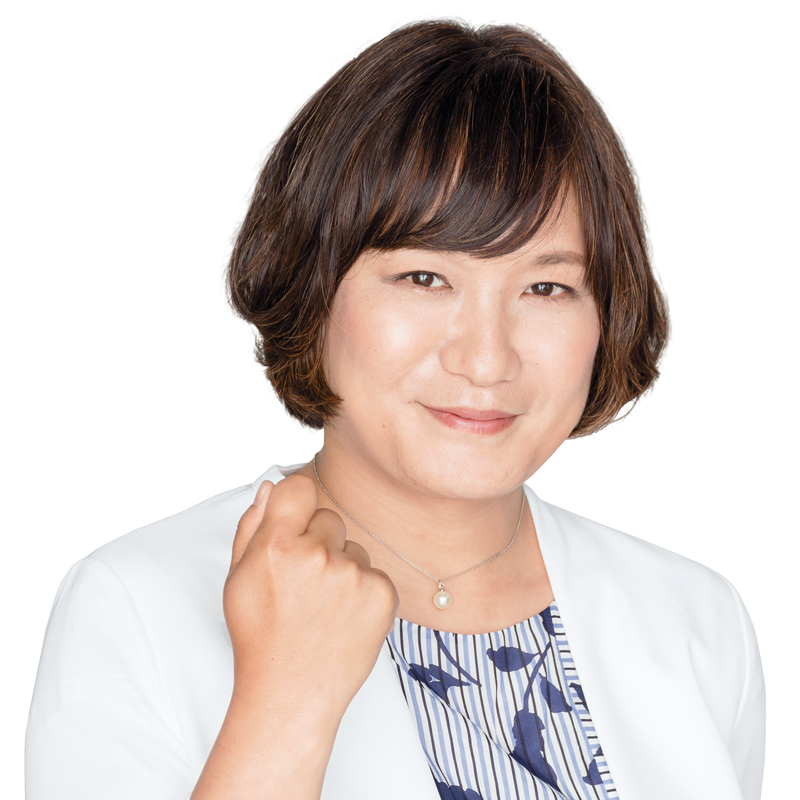 高月まな