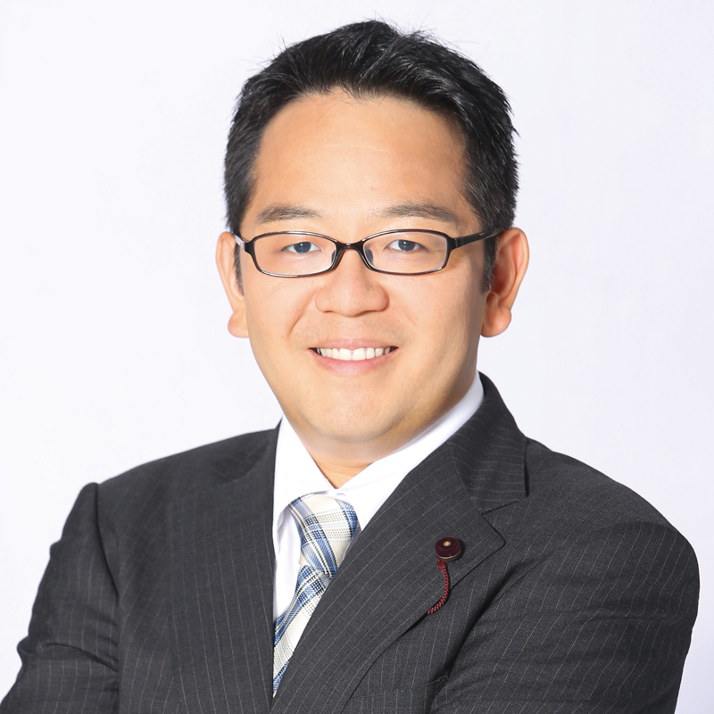 山本真