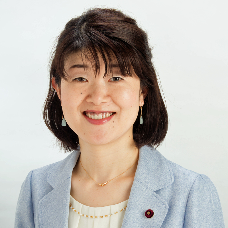山内えり