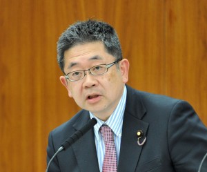 質問する小池晃議員＝26日、参院厚労委