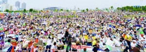 ＳＴＯＰ安倍政権！ 大集会に参加した人たち＝１３日、東京都江東区