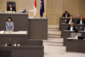 里吉ゆみ都議